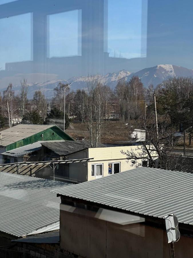 Emir Guest House In Karakol Kültér fotó