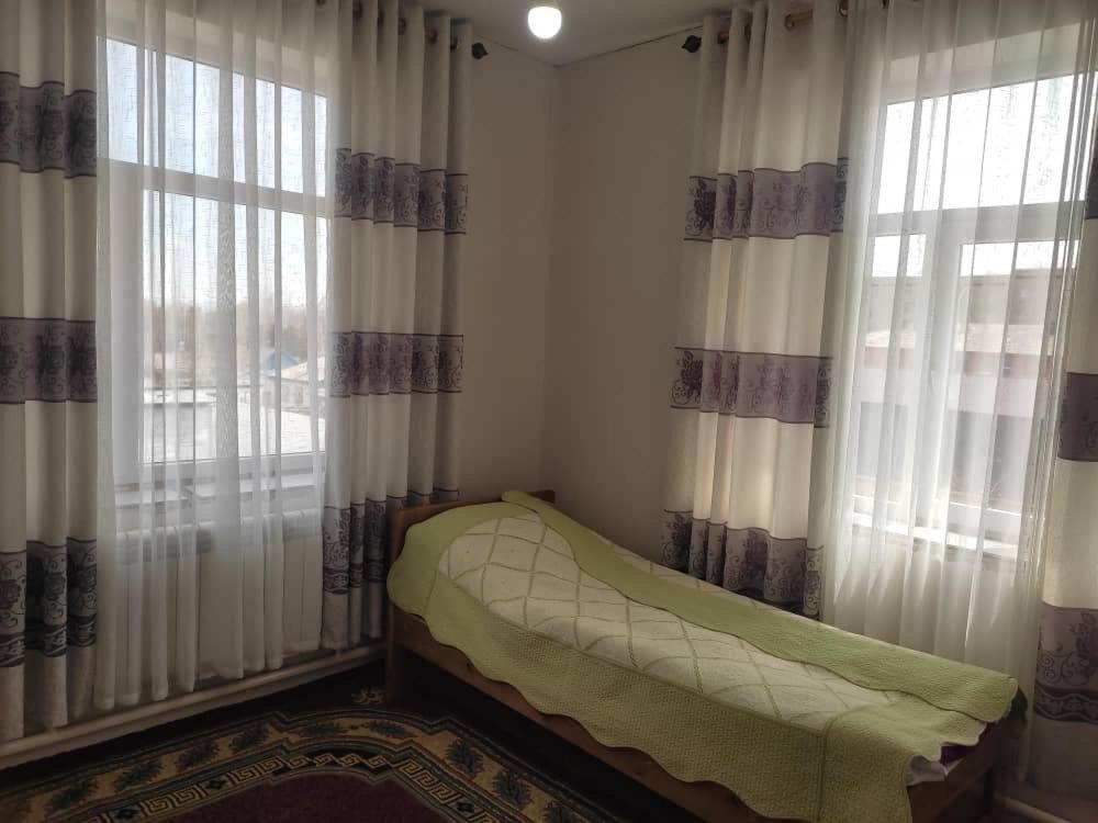 Emir Guest House In Karakol Kültér fotó
