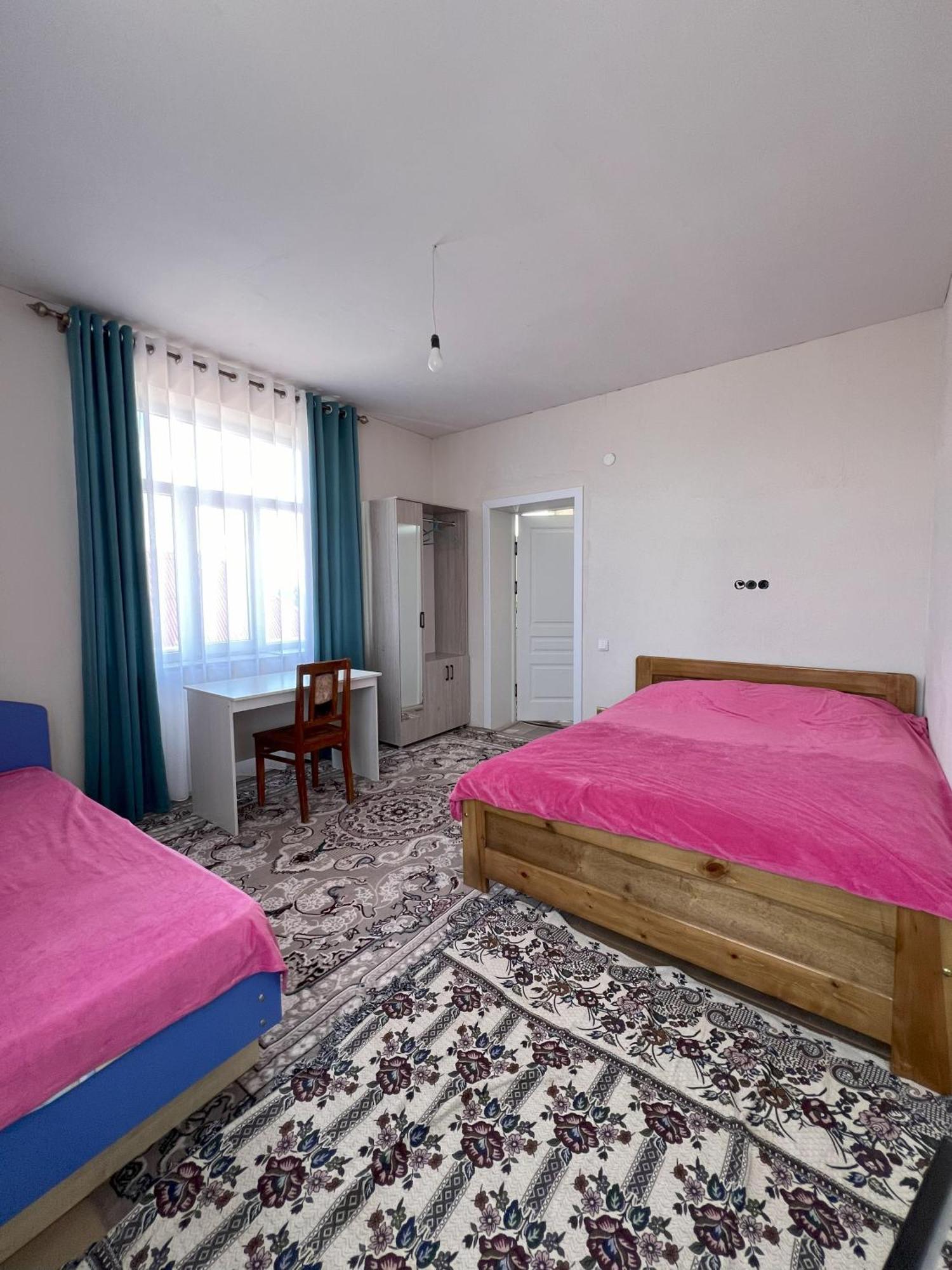 Emir Guest House In Karakol Kültér fotó