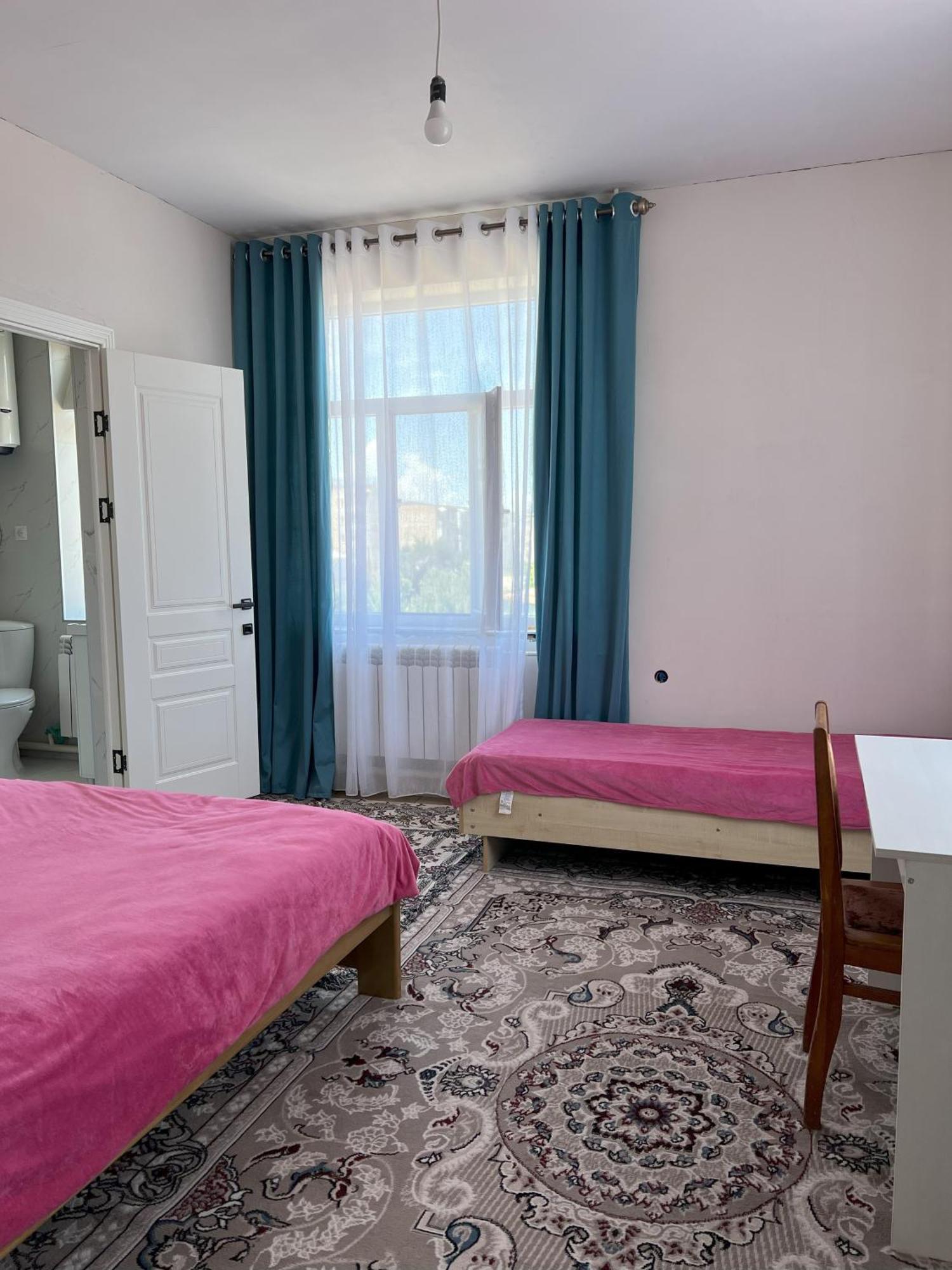 Emir Guest House In Karakol Kültér fotó